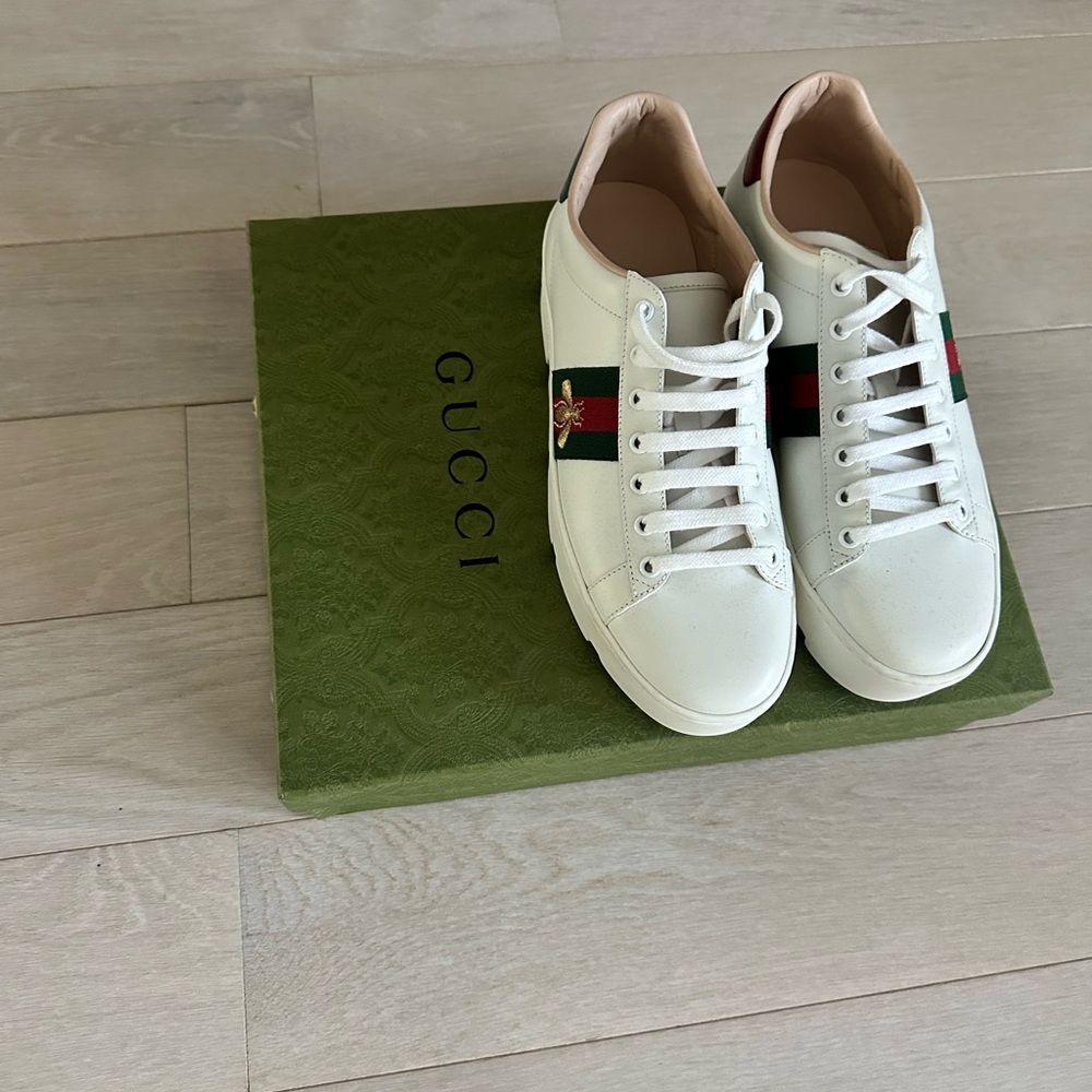 Gucci White Leather Sneakers with Red and Green Accents